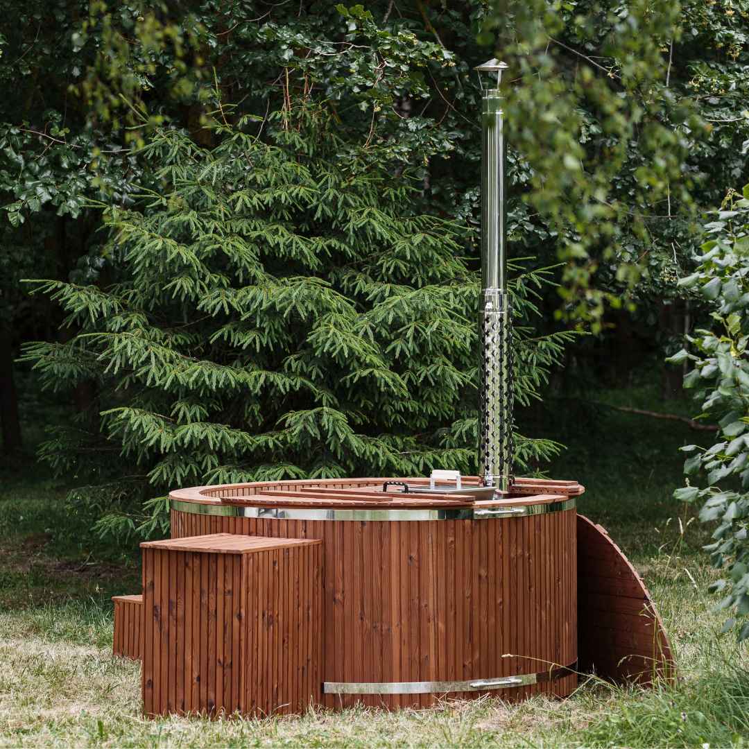 Stainless steel hot tub with integrated heater (1)